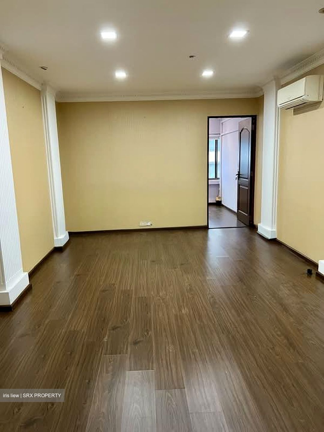 United House (D9), Office #561587351